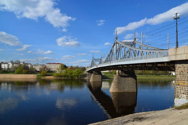 Ponte stradale Starovolzhsky attraverso il Volga a Tver, Russia — Foto Stock