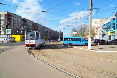 Tver, Rusya Federasyonu - 07.2017 olabilir. 5 tramvay rota durdurmak tren istasyonu