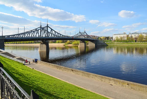 Starovolzhsky brug over de Wolga in Tver, Rusland — Stockfoto