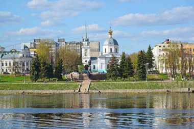 Zavolzhsky Park, diriliş Kilisesi İsa ve anıt Athanasius Nikitin Tver, Rusya