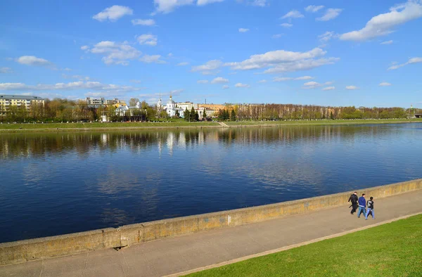 Tver, Rusland - mei 07.2017. Weergave van talud Mikhail Yaroslavich — Stockfoto