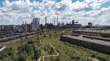Lipetsk, Rusya - 11 Temmuz. 2017: Metalurji fabrikası NLMK Grubu.