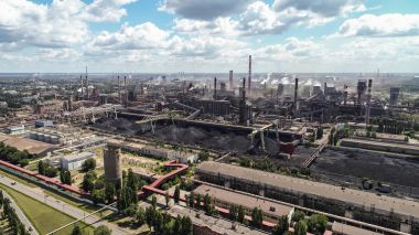 Lipetsk, Rusya Federasyonu - 11 Temmuz. 2017: metallurgiçeskiy üstten görünüm bitki Nlmk grup.