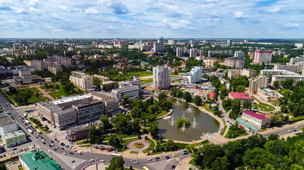 Lipetsk, Russia 11 luglio. Nel 2017. Vista dall'alto della Piazza della Rivoluzione e dello stagno Komsomolsky — Foto Stock
