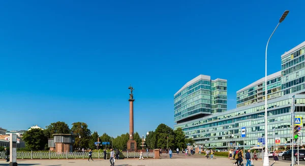 Moscow, Rusya Federasyonu - 31 Ağustos. 2017. Trubnaia alan ve ölü polis bir anıt