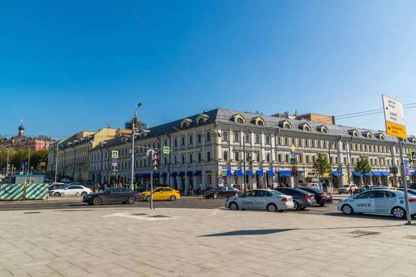 Moscow, Rusya Federasyonu - 31 Ağustos. 2017. Neglinnaya Galeri Tsvetnoy Bulvar Caddesi üzerinde iş merkezidir