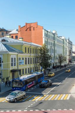 Moskova, Rusya - Ağustos 31.2017. Malaya Dmitrovka sokak