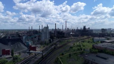 Lipetsk, Rusya Federasyonu - 11 Temmuz. 2017: Metalurji tesisi Nlmk grup. Yükseklikten genel görünümü