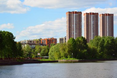 Moskova Nehri, Rusya'nın kıyısında 3 yeni konut evleri