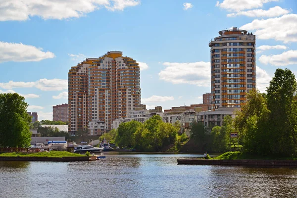 Kenti Khimki Moscow kanal tarafındaki. Rusya.