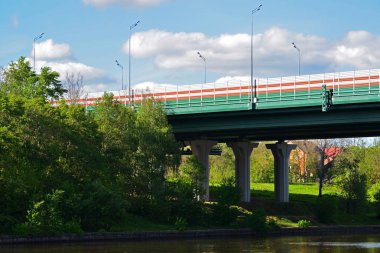Araba köprü otoyol M11, Rusya'nın içinde