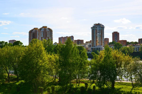 Eco-friendly Levoberezhny okrese v Khimki, Rusko — Stock fotografie