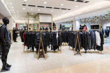 Moskova, Rusya - Temmuz 25.2017. Erkek giyim mağaza Tsum