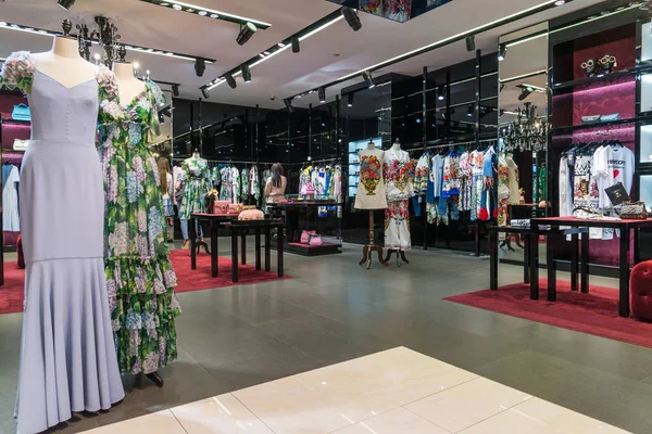 Moskova, Rusya - Temmuz 25.2017. Kadın giyim mağaza Tsum