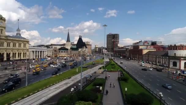 Moskova, Rusya - Temmuz 21.2017. Komsomolskaya Meydanı'na ve tren istasyonları üstten görüntülemek — Stok video