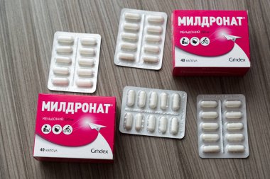 Moskova, Rusya - 2 Nisan 2017. Tıbbi meldonium iki paket