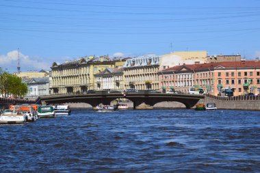 St. Petersburg, Rusya Federasyonu - Haziran 04.2017. Fontanka Nehri üzerinde Belinsky Köprüsü