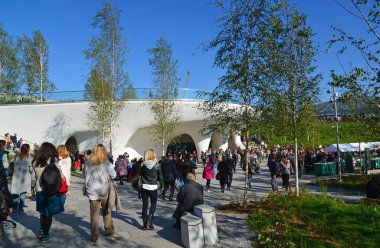 Moskova, Rusya - Eylül 23. 2017. Zaryadye - doğa ve manzara Parkı. Media Center