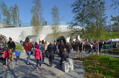 Moskova, Rusya - Eylül 23. 2017. Zaryadye - doğa ve manzara Parkı. Media Center