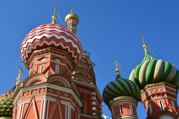 俄罗斯莫斯科的圣基士大教堂的圆顶。底部视图 — 图库照片