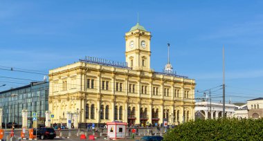 Moskova, Rusya - Eylül 25. 2017. Bolshaya tren istasyonu Komsomolskaya Meydanı