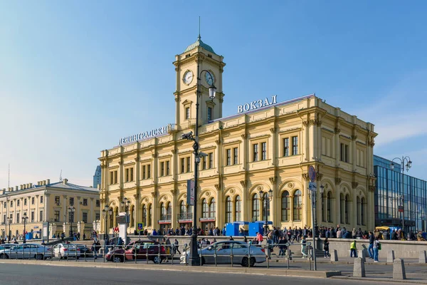 Moskova, Rusya - Eylül 25. 2017. Bolshaya tren istasyonu Komsomolskaya Meydanı