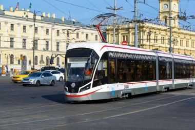 Moskova, Rusya - Eylül 25. 2017. Modern tramvay istasyonu'nun Leningrad rides