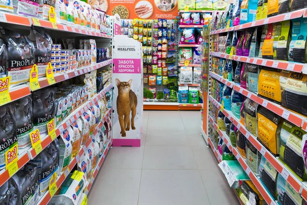 Zelenograd, Russia - 15 settembre. Nel 2017. Quattro zampe negozio di animali al centro commerciale Panfilov — Foto Stock