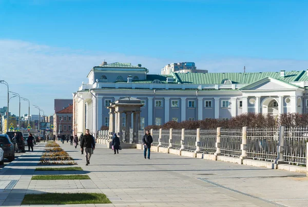Moskova, Rusya - 2 Kasım. 2017. Bolshaya Sukharevskaya kare parça — Stok fotoğraf