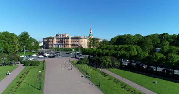 São Petersburgo, Rússia 4 de junho. Em 2017. Vista do topo do Campo de Marte e do Castelo de Mikhailovsky — Vídeo de Stock