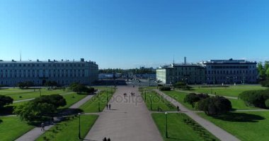 St. Petersburg, Rusya Federasyonu-4 Haziran. 2017. Neva Nehri boyunca Mars alan ve Troitsky Köprüsü üstünden görüntüleyin