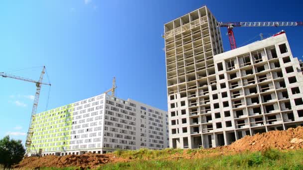 Construcción de casas de diferente arquitectura en Moscú, Rusia — Vídeo de stock