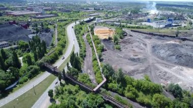 Lipetsk, Rusya Federasyonu - 11 Temmuz. 2017: Metalurji tesisi ve Metallurgov sanayi bölgesi görünümünü