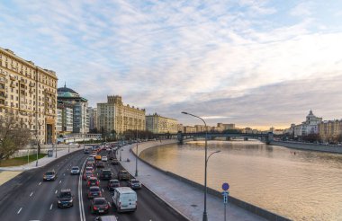 Moscow, Rusya Federasyonu-2 Kasım. 2017. Gösterim Smolenskaya set of ve Borodino köprü