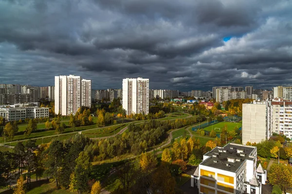 모스크바, 러시아-10 월 10 일입니다. 2017 흐린 날씨에 Zelenograd 시의 16 microdistrict — 스톡 사진