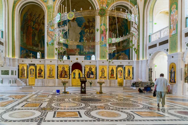 莫斯科, 俄罗斯-7月24日。2017. 教会为纪念基督的复活, 新的烈士和俄国教会的忏悔者在血液, 在卢比扬卡 — 图库照片