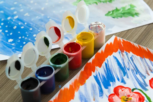 Gekleurde gouache en kinder patroon — Stockfoto