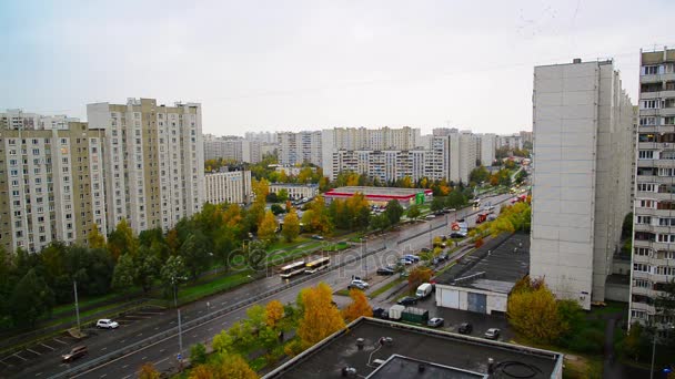 Moskau, Russland - 9. Oktober. 2017. Stadtbild zelenograd Schlafbereich im Herbst. — Stockvideo
