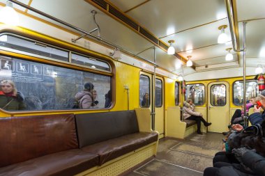 Moskova, Rusya - 10 Ocak. 2018 kez Okhotny Ryad metro istasyonu, SSCB'in eski bir tren.