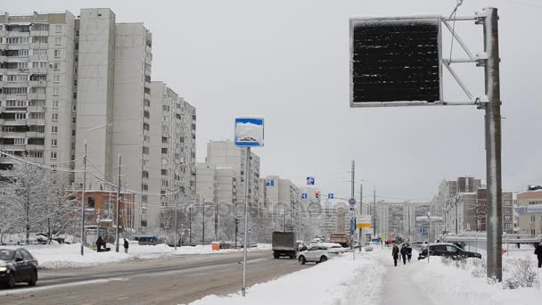 Moscou, Rússia - 31 de janeiro. 2018. Tráfego na rua Kamenka em Zelenograd — Vídeo de Stock