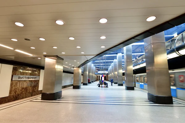 Moscou, Rússia - 17 de março. 2018. Vistavochnaya Metro Station Filevskiy linha — Fotografia de Stock