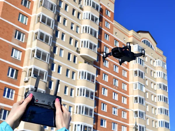 Quadrocopter 하늘에 난다를 제어 패널 — 스톡 사진