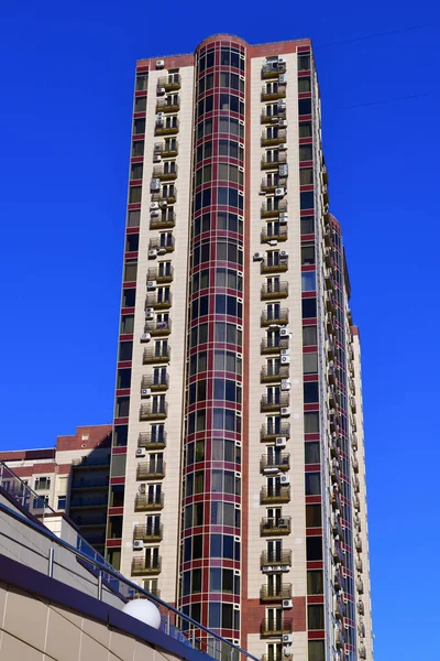 Moscú, Rusia - 24 de marzo. 2018. Dubrovskaya Sloboda - complejo residencial en Yuzhnoportoviy Distrito —  Fotos de Stock