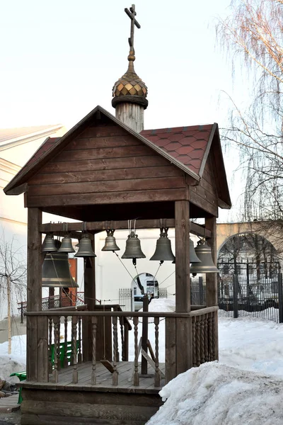 Klokken in Kazan maagden klooster in Yaroslavl, Rusland. — Stockfoto