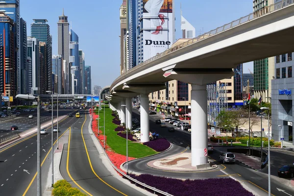 Dubai, UAE - April 8. 2018. view of the Sheikh Zayed Road — Stock Photo, Image