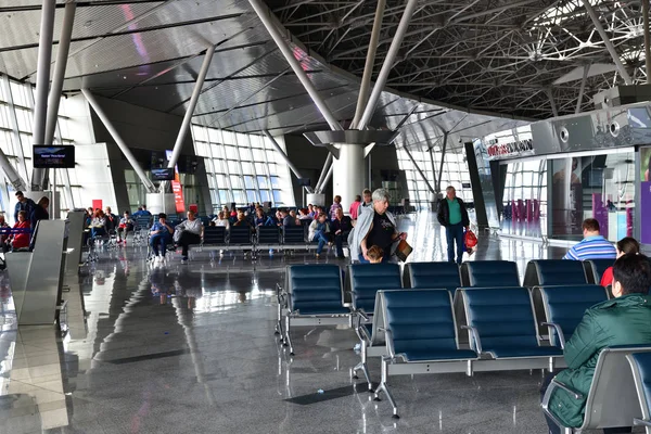 Mosca, Russia - 4 aprile. 2018. Sala partenze dell'aeroporto Vnukovo — Foto Stock