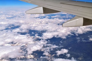 Ermenistan'da uçaktan Kafkasya Dağlarına bakış