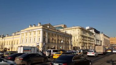 Moskova, Rusya - 14 Nisan. 2018. maliy tiyatro ve tiyatro geçiş trafik