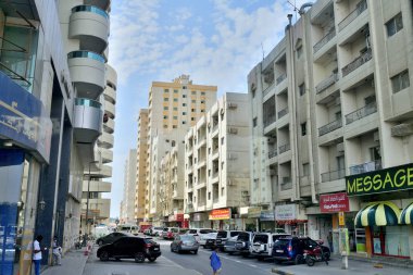 Sharjah, Birleşik Arap Emirlikleri - 8 Nisan. 2018. şehir konut ve yol ile genel bakış.