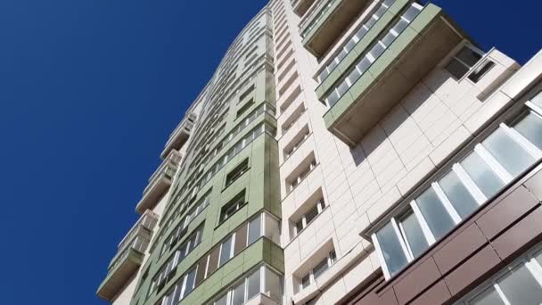 Immeuble de grande hauteur tourné de bas en haut, Russie — Video